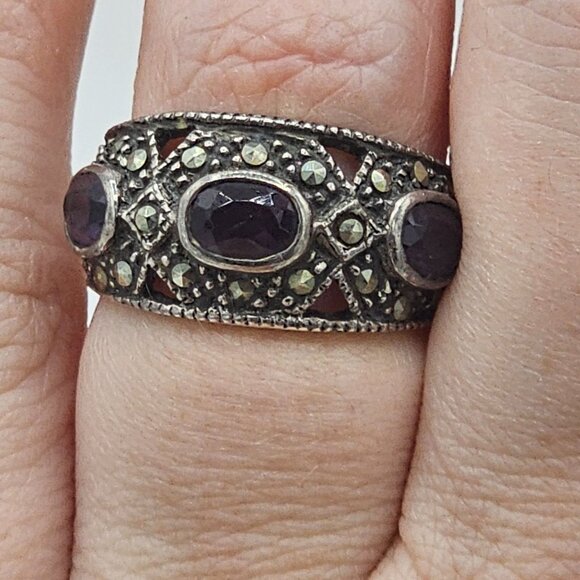 Vintage Sterling Purple Stone Marcasite Ring Intricate Filigree Design Sz 7 - Picture 9 of 9